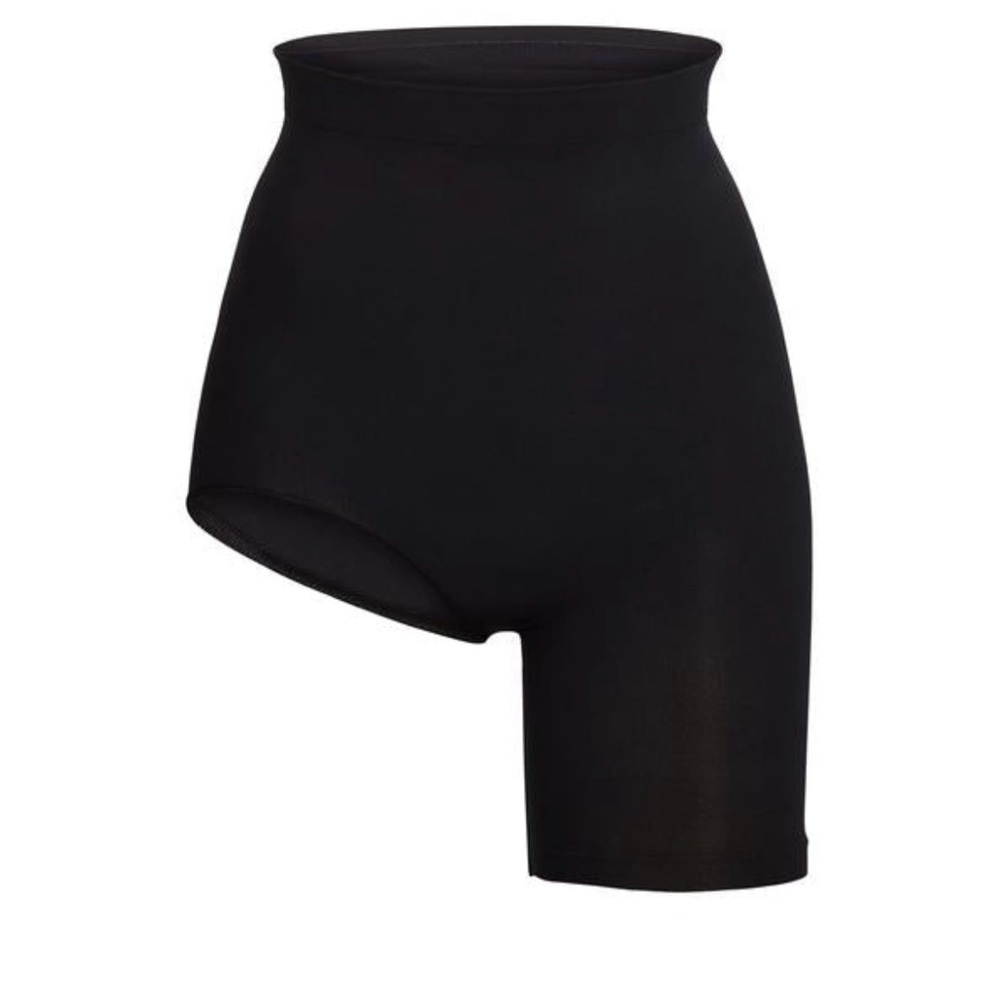 SKIMS Seamless Sculpt Solution Shorts